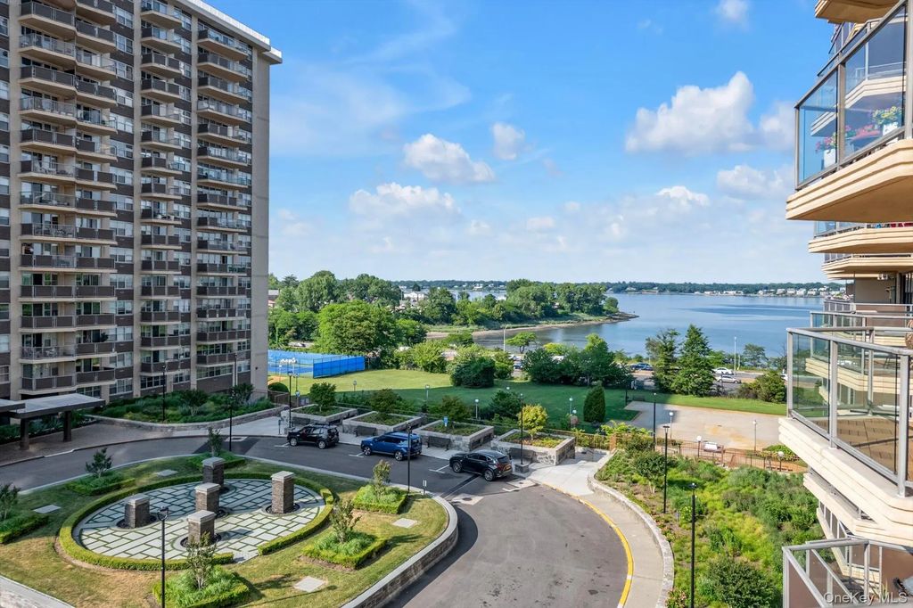 1805 215th Street # 5c, Bayside