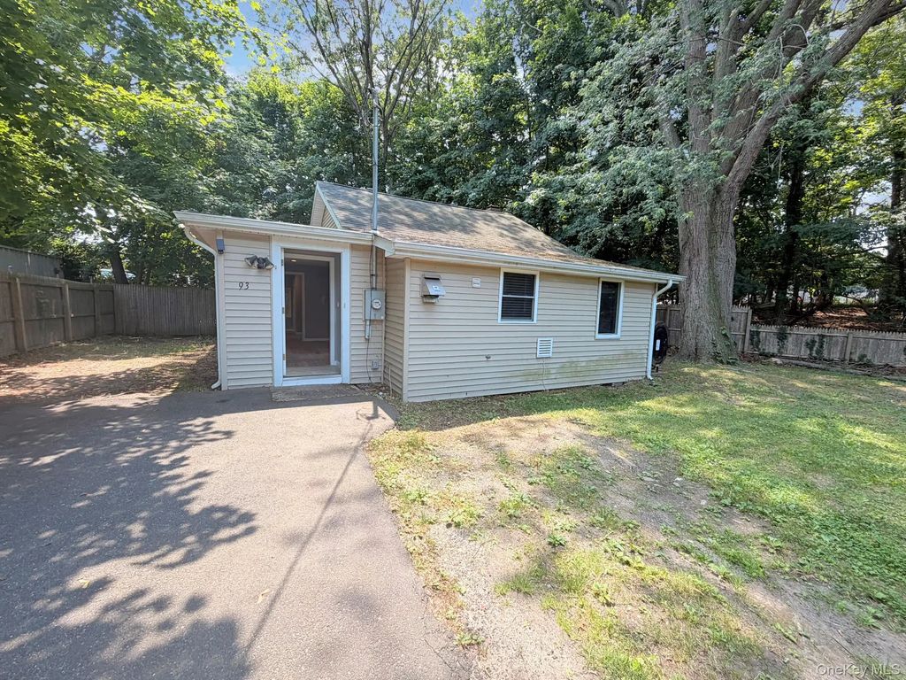 93 Lynbrook Drive, Sound Beach