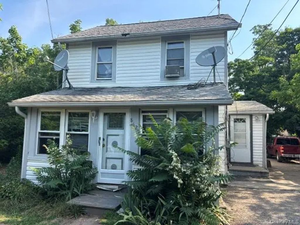 842 Osborn Avenue, Riverhead
