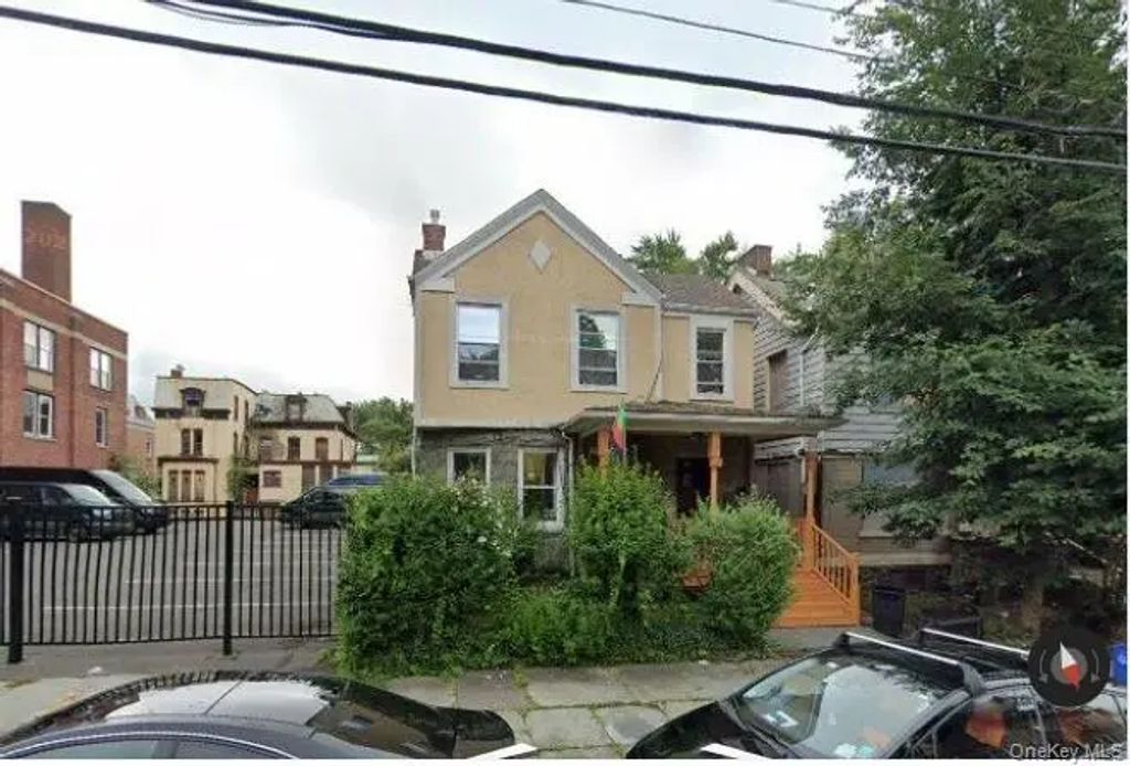 142 Chambers Street, Newburgh