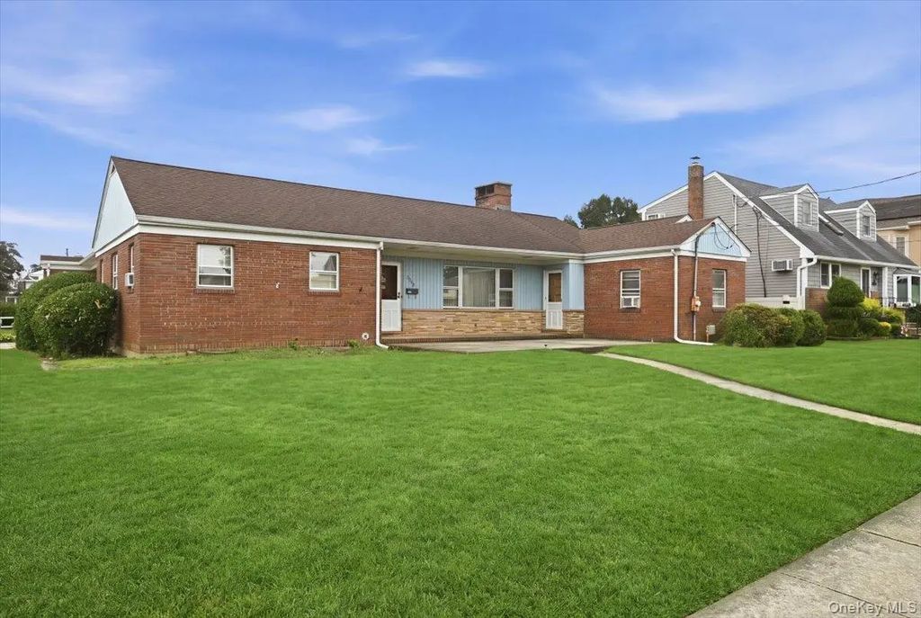 2726 Cypress Avenue, East Meadow