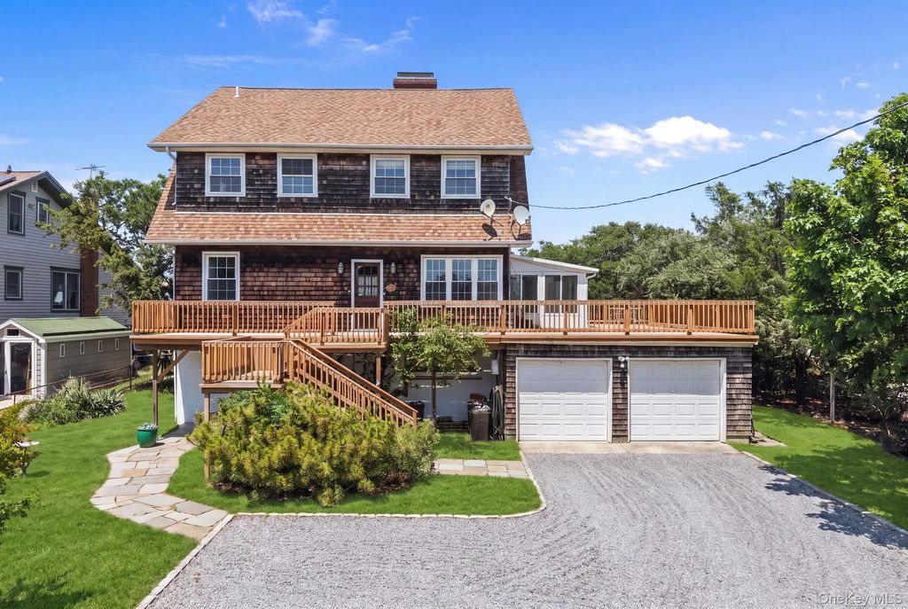 141 Harbor Beach Road, Mount Sinai