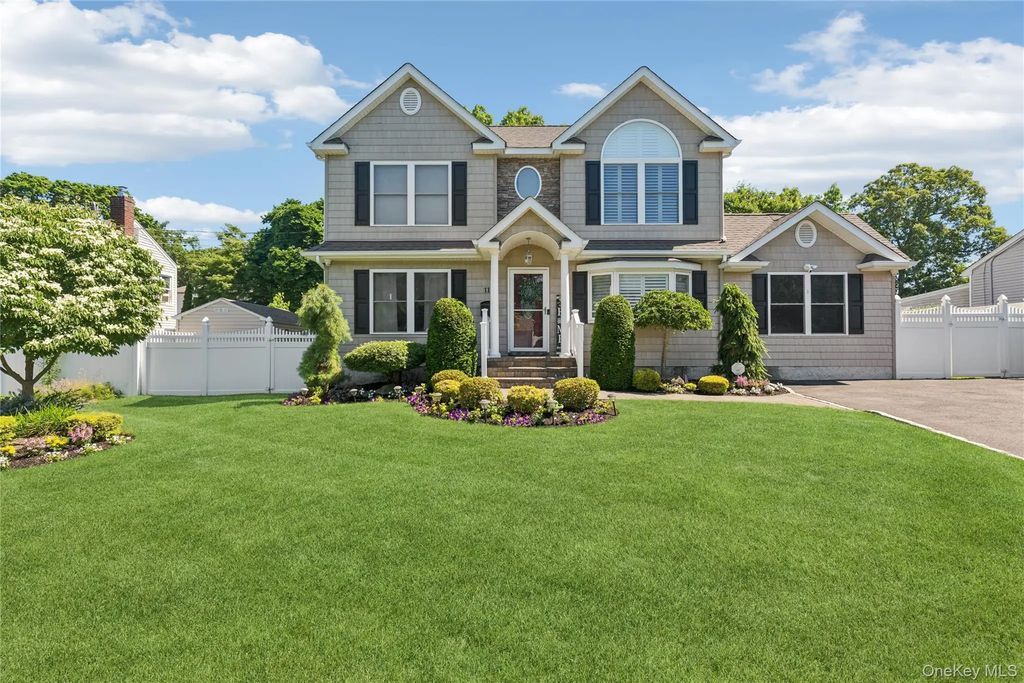 11 Barbara Road, Lake Ronkonkoma