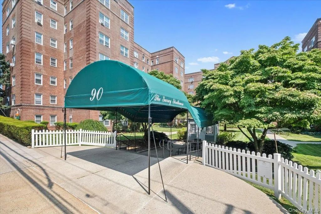 90 Bryant Avenue # 2b- Dorset, White Plains