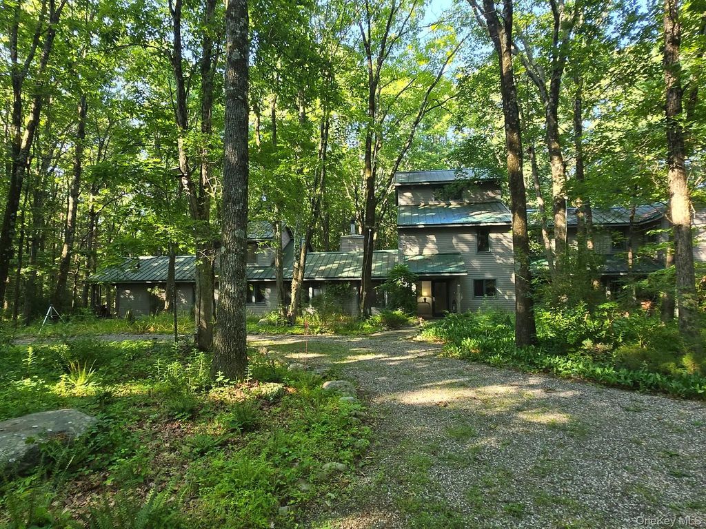 15 Cox Drive, Warwick