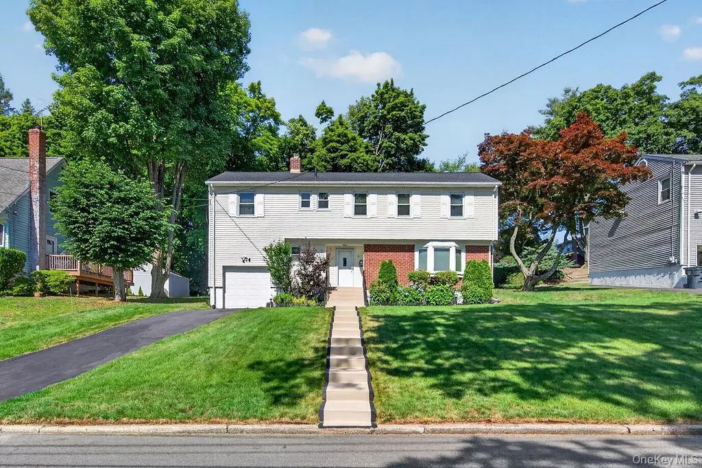 11 Oakridge Road, White Plains