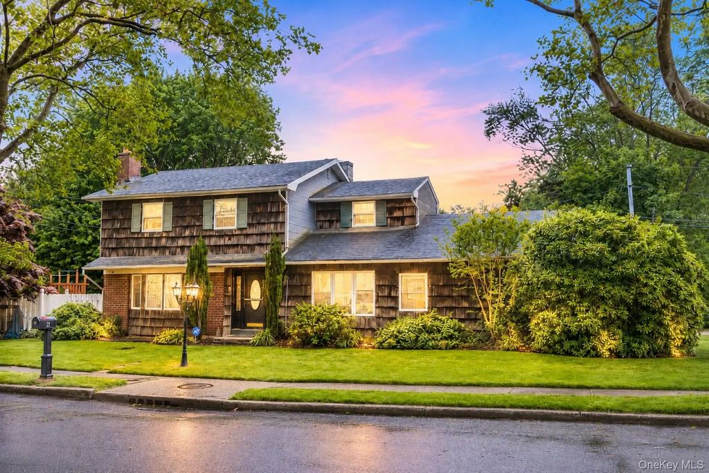 2 Bartel Drive, Greenlawn