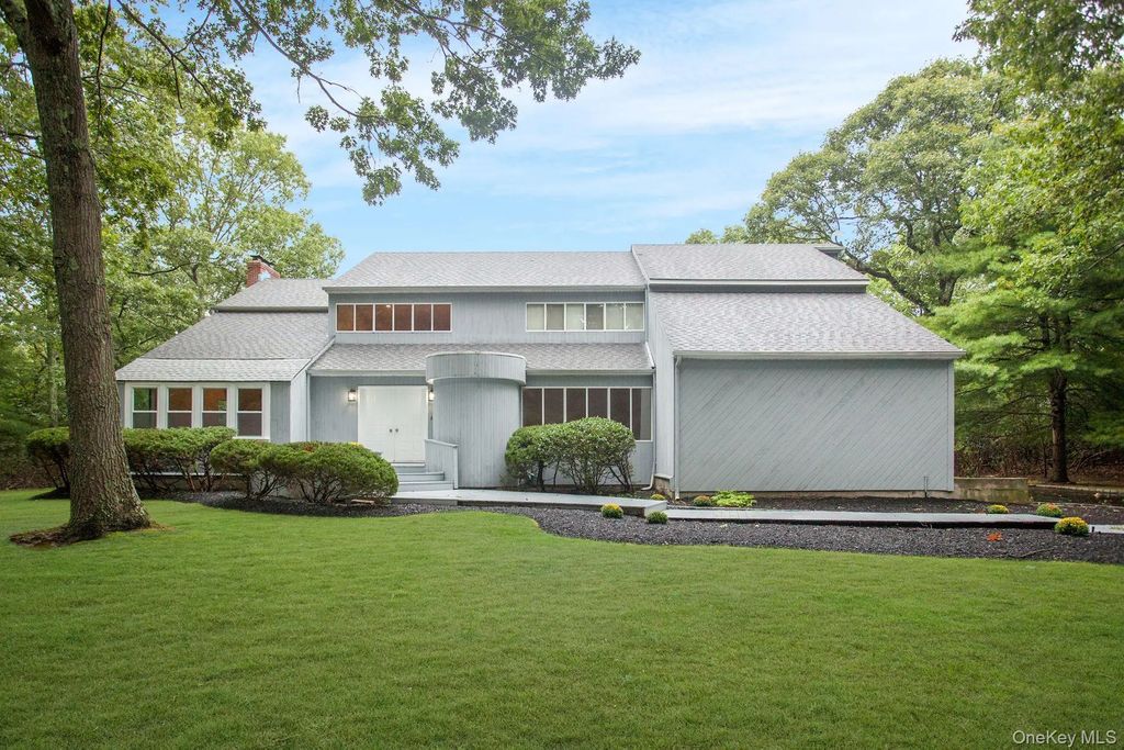 12 N Ridge Road, Setauket