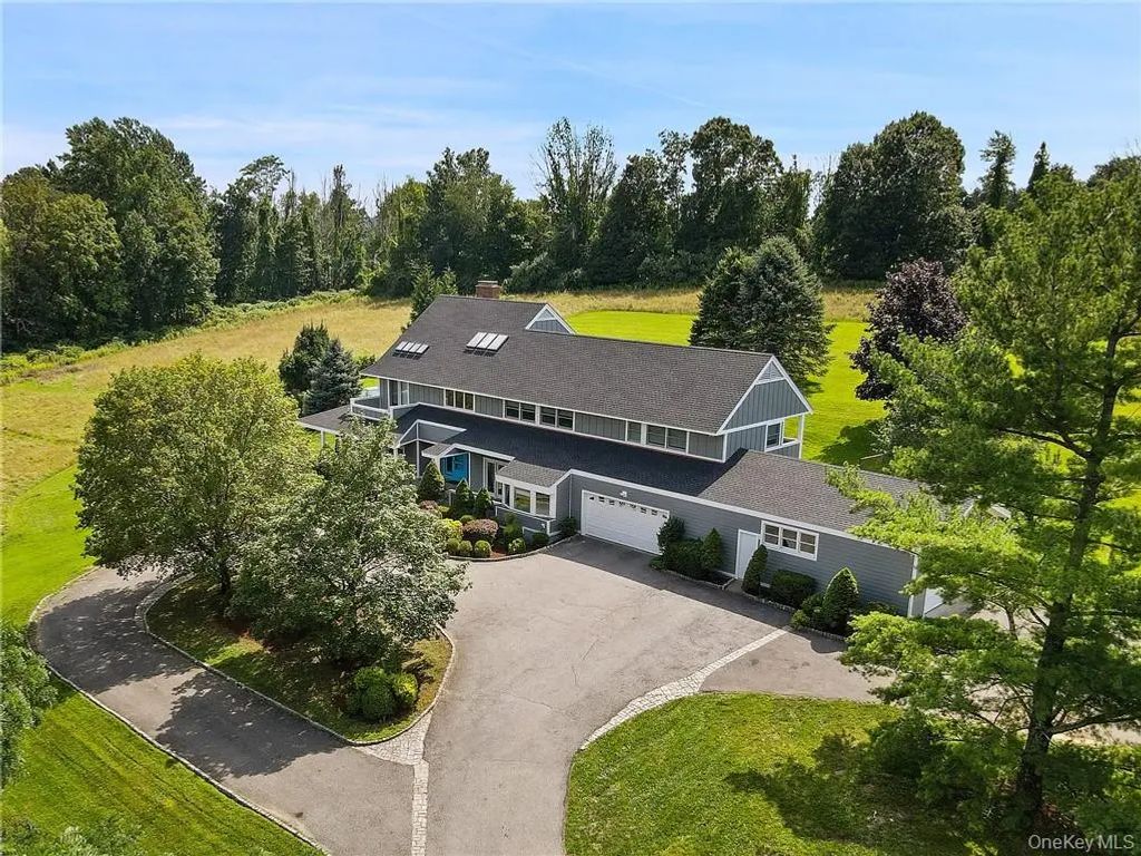 22 Waccabuc River Lane, South Salem