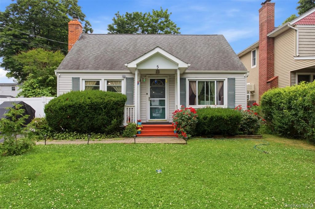 5 Putnam Place, Huntington Station