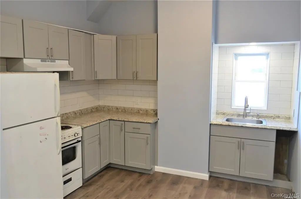223 Scherer Boulevard 3, Franklin Square