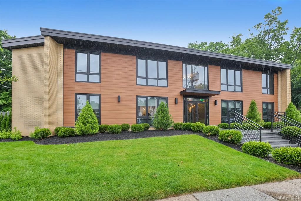 325 Manville Road # 102, Pleasantville