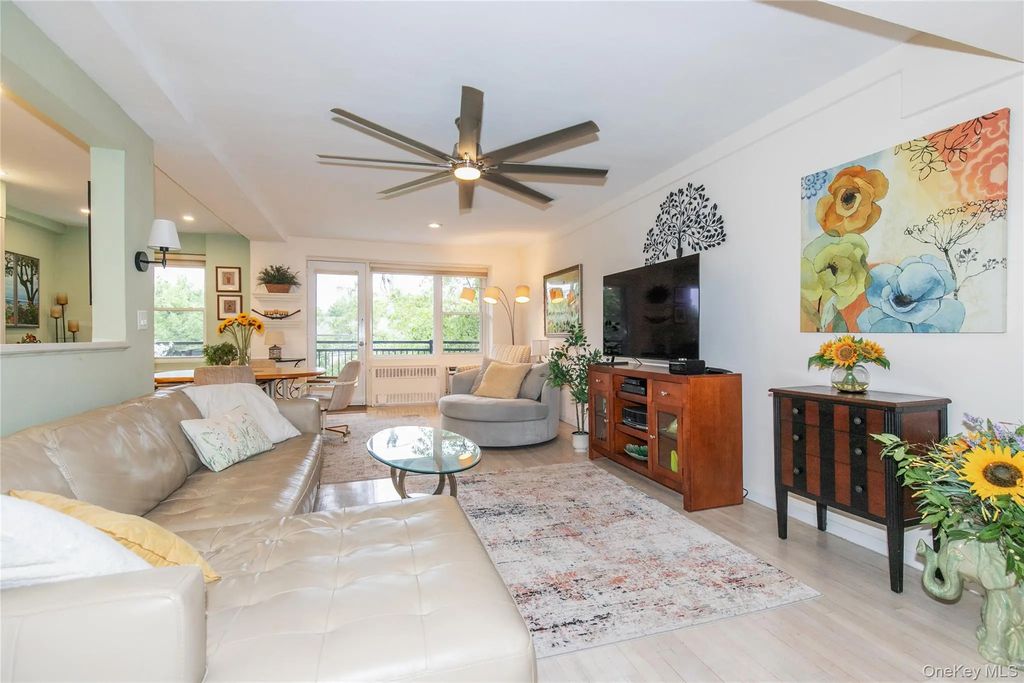 30 Stoner Avenue # 2-o, Great Neck