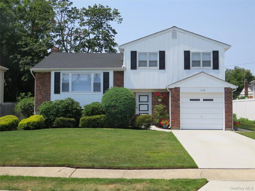 1358 Milanna Lane, Wantagh