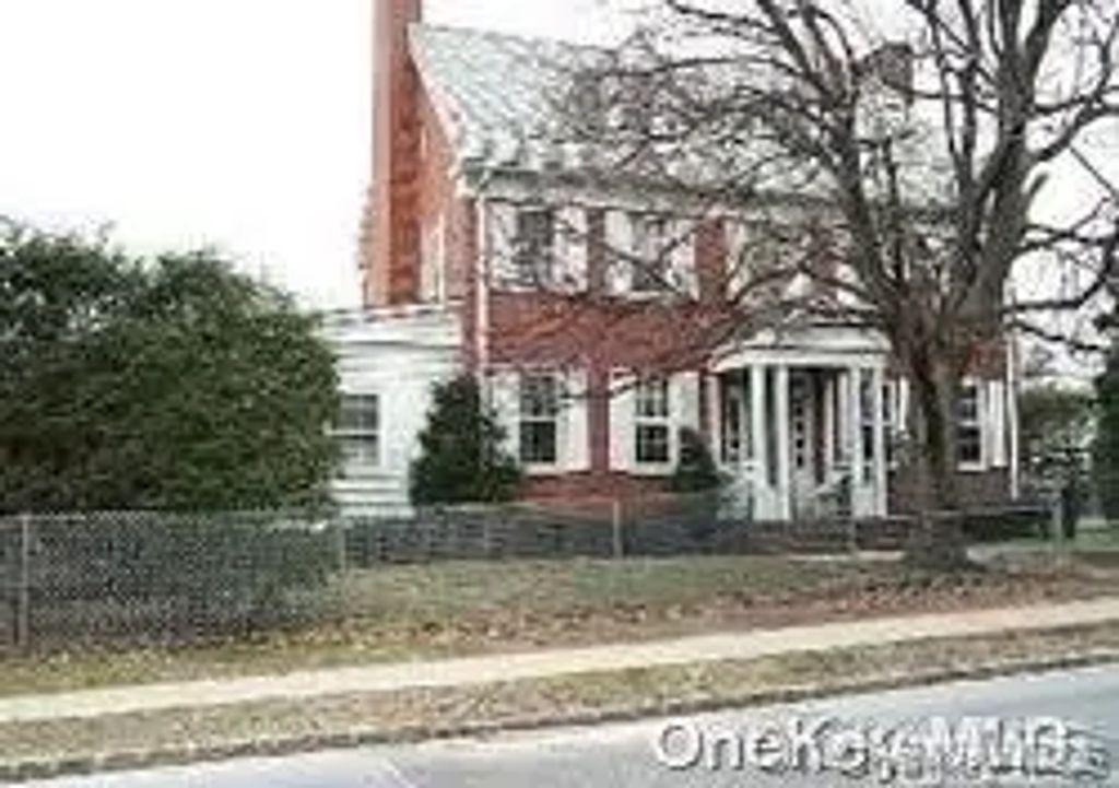 45 Tennyson Avenue, Westbury