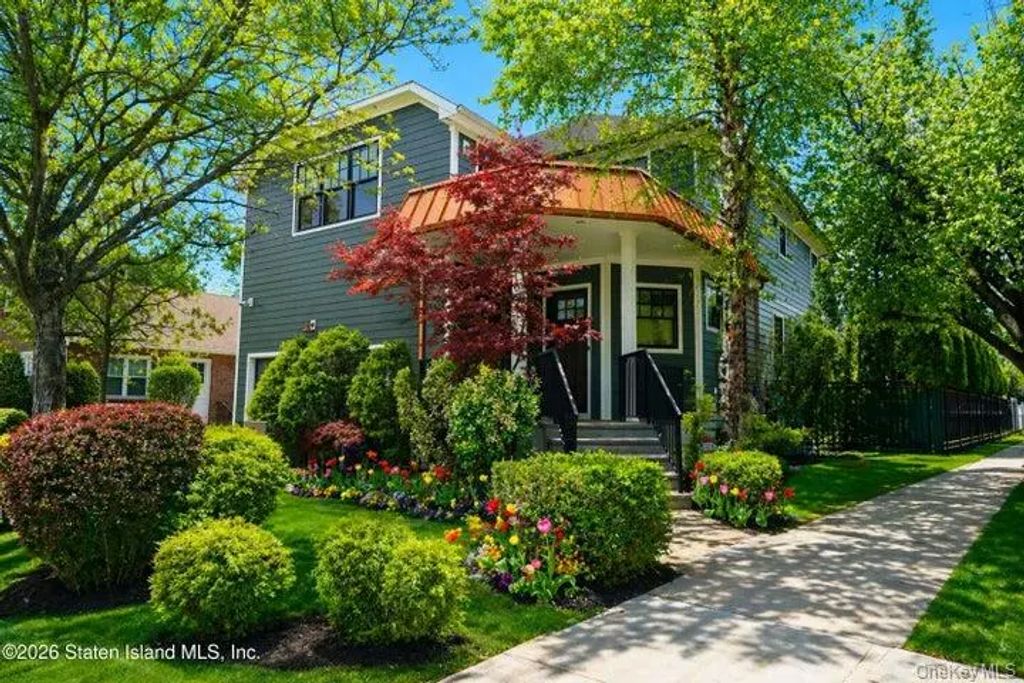 100 Hull Ave, Staten Island