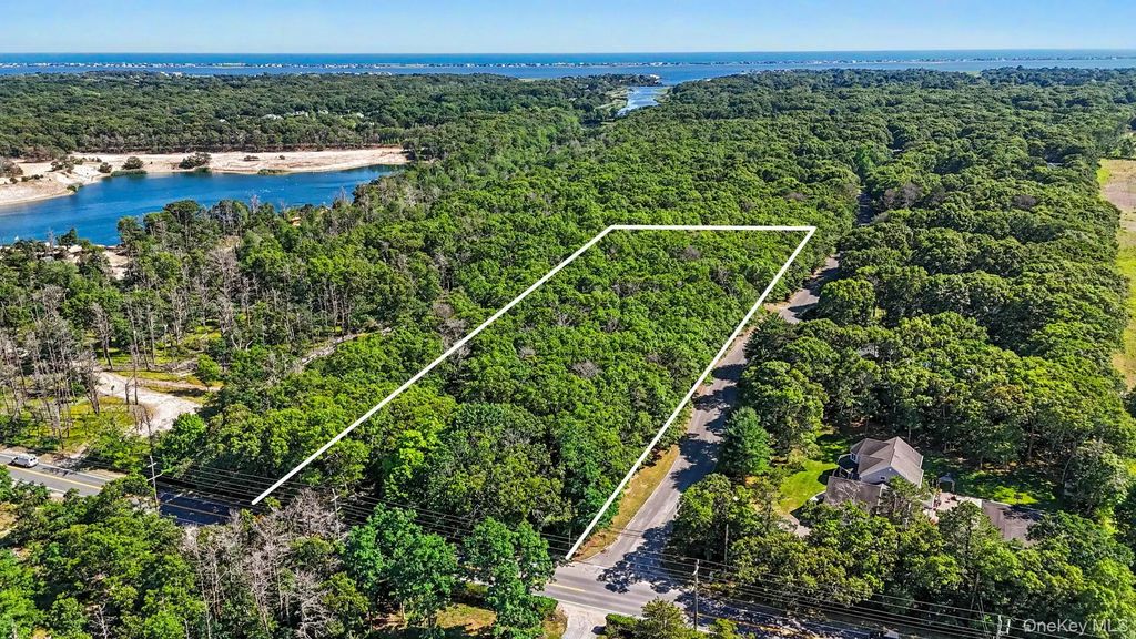 131 Old Country Road, Speonk
