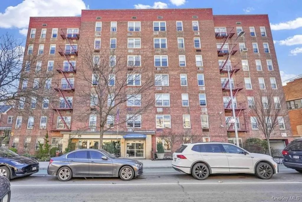 31-85 Crescent Street # 608, Astoria