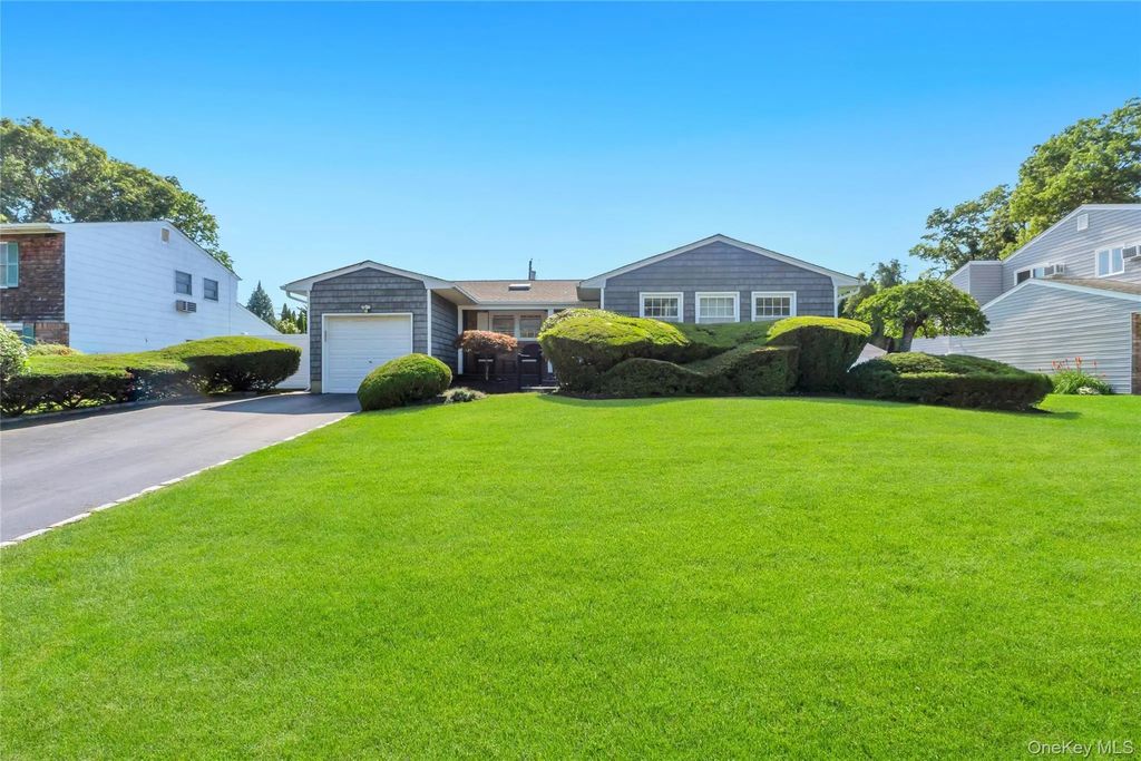 22 Dover Hill Drive, Nesconset