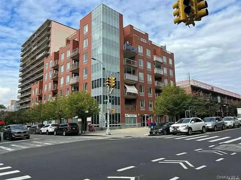 38-34 Parsons Boulevard # Ph-d, Flushing