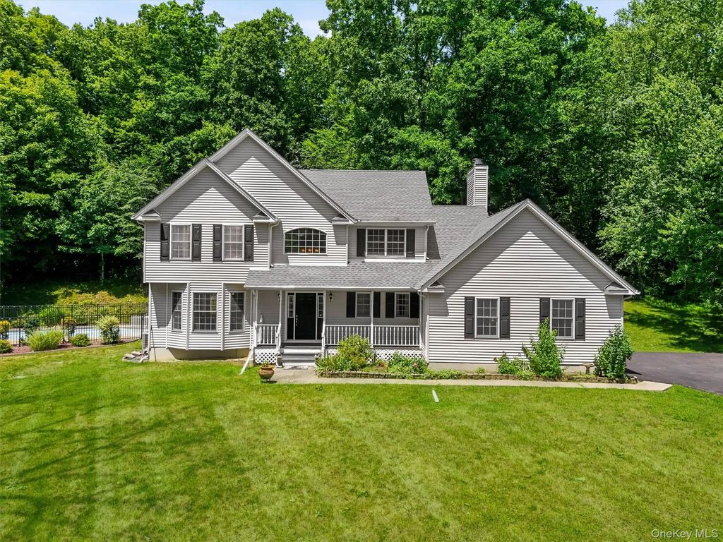 32 Robinson Lane, Wappingers Falls