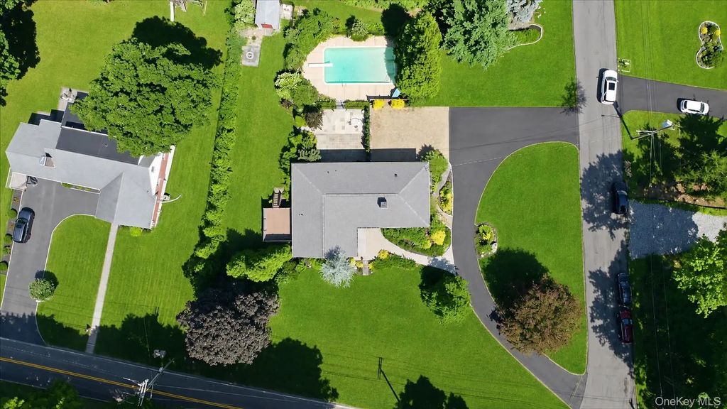 236 Westlake Drive, Valhalla