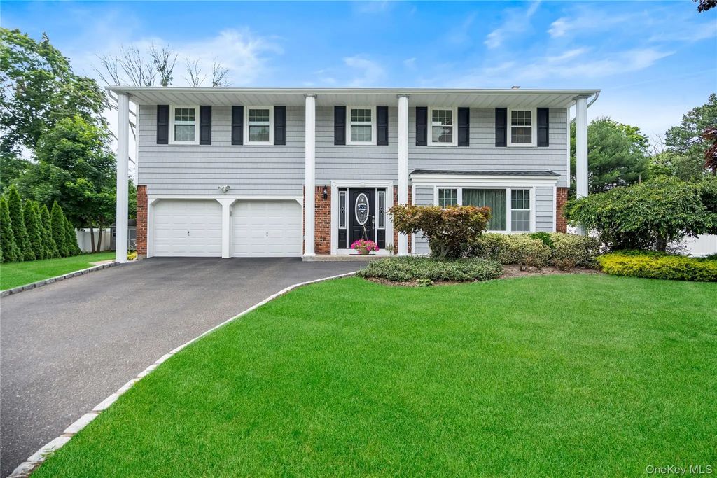16 Bruce Drive, South Setauket