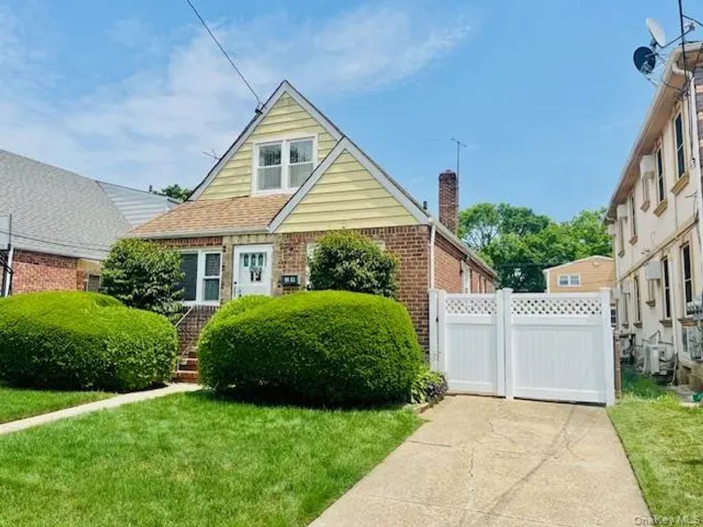 8663 Musket Street, Queens Village