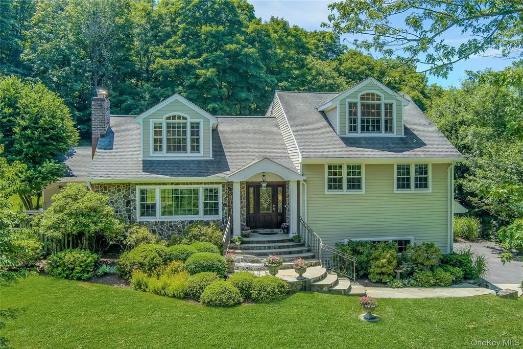22 Garey Drive, Chappaqua