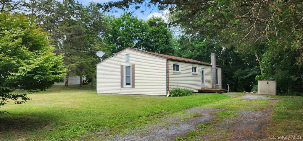 46 Gleason Boulevard, Pleasant Valley