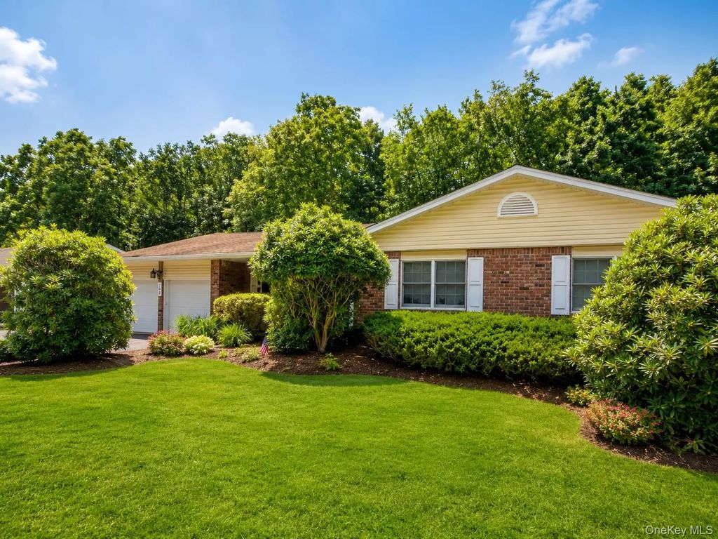 114 Washington Boulevard, Commack