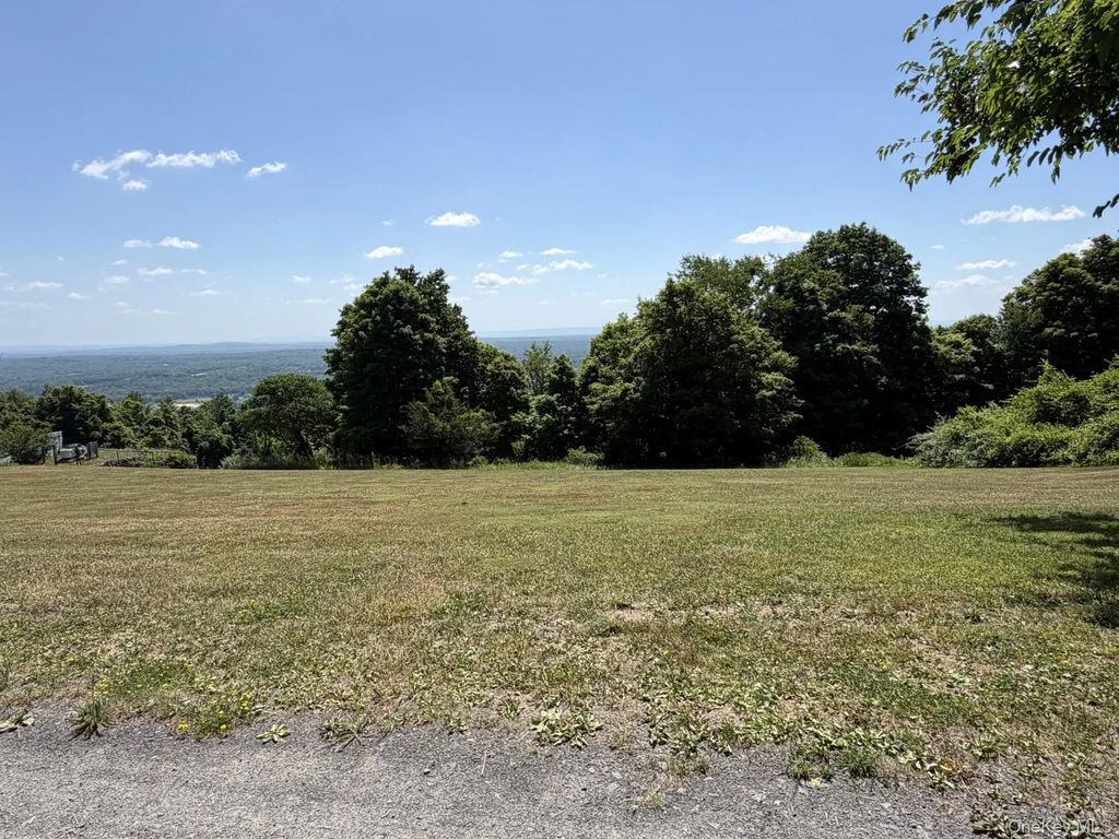 Eagles Nest Road, Bloomingburg