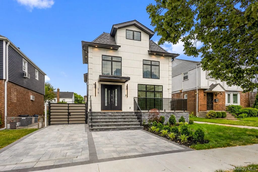 80-27 213th Street, Hollis Hills