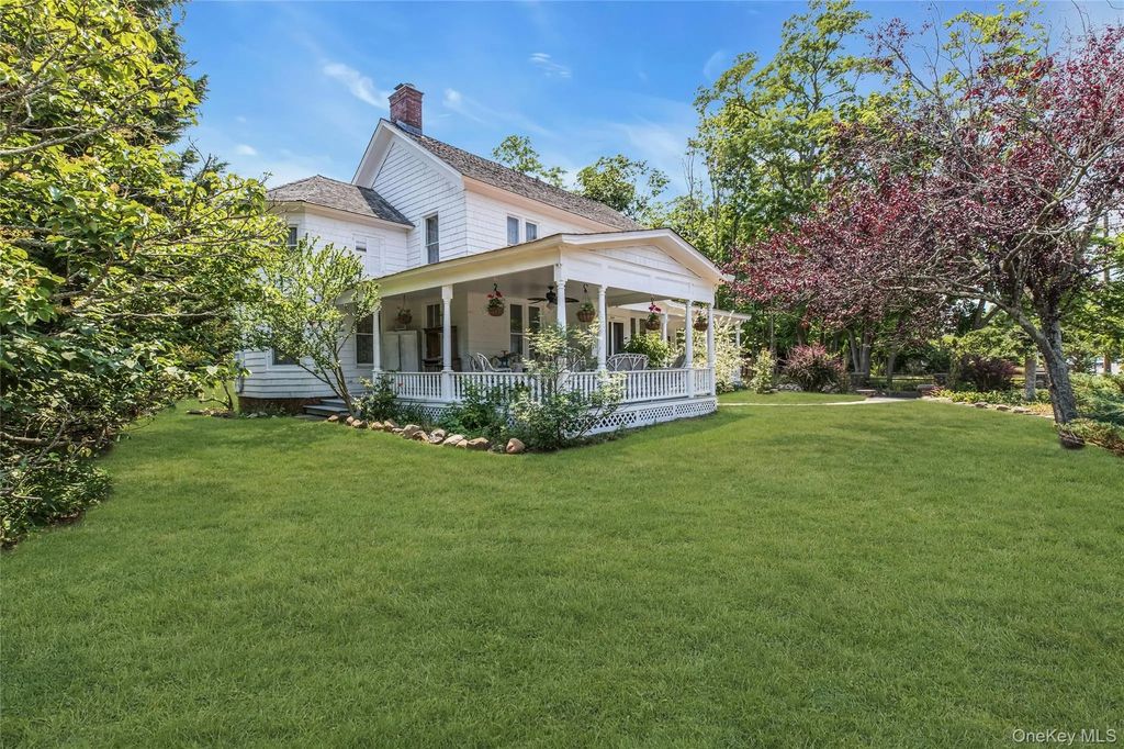 430 Montauk Highway, East Moriches