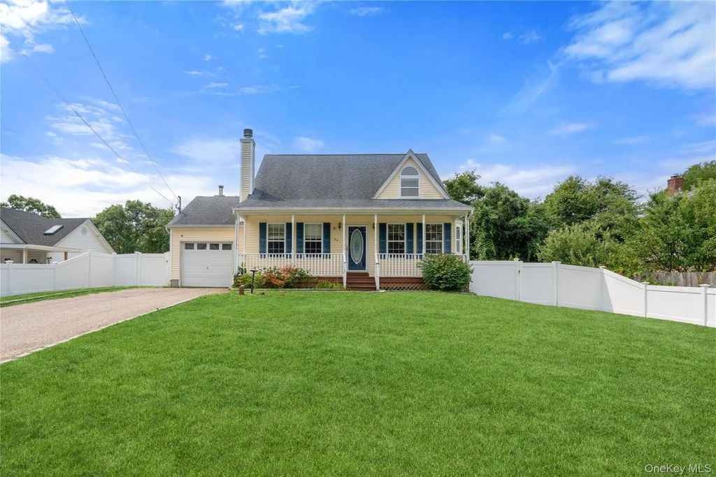 62 Lombardy Drive, Shirley