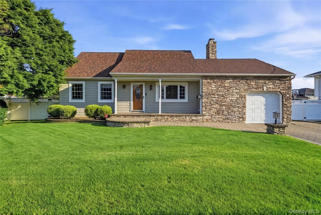 364 Boundary Avenue, Massapequa