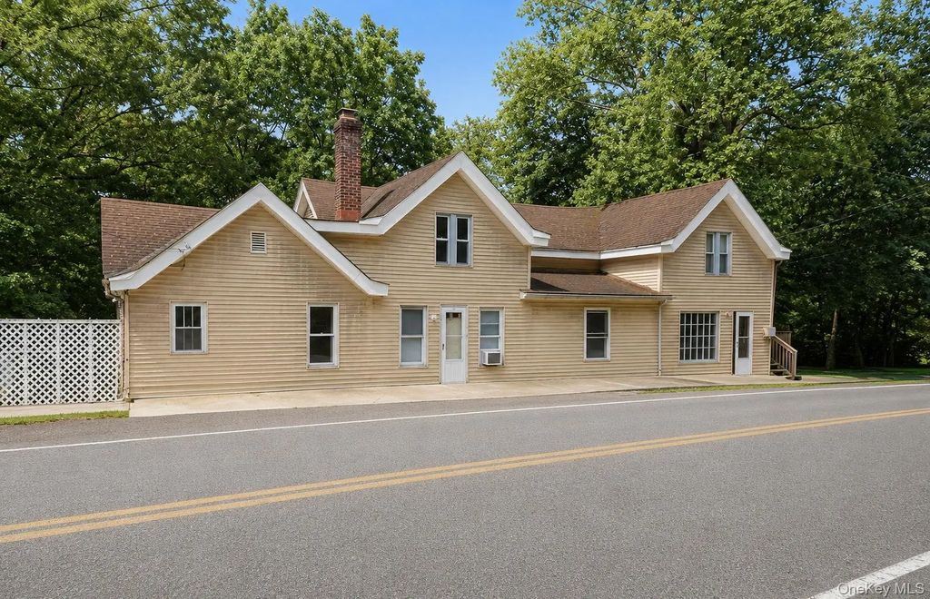 17 Clove Road, Salisbury Mills