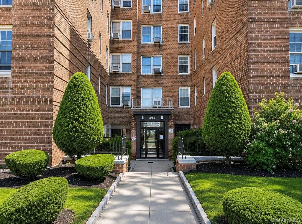 6385 Woodhaven Boulevard # 5a2, Rego Park