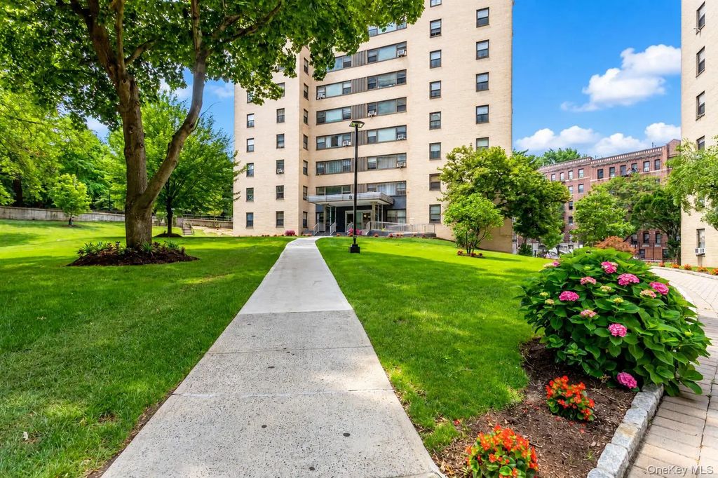 6 Fordham Hill Oval # 2g, Bronx