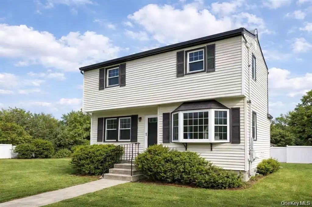 187 Horseblock Road, Farmingville