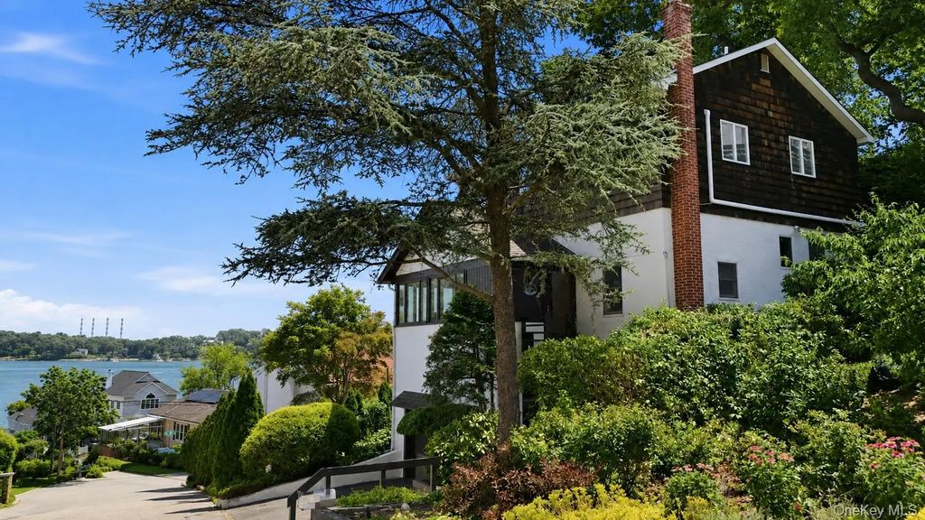 4 Bayview Drive, Huntington