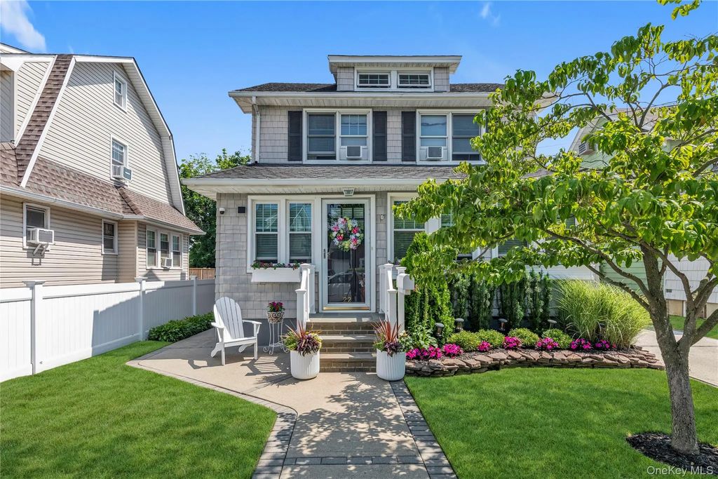22 Spencer Avenue, Lynbrook