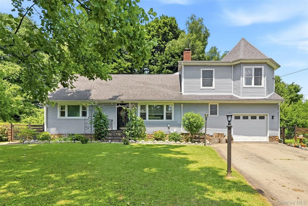 109 Chelsea Road, Wappingers Falls