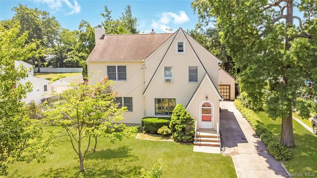 530 Elm Street, West Hempstead