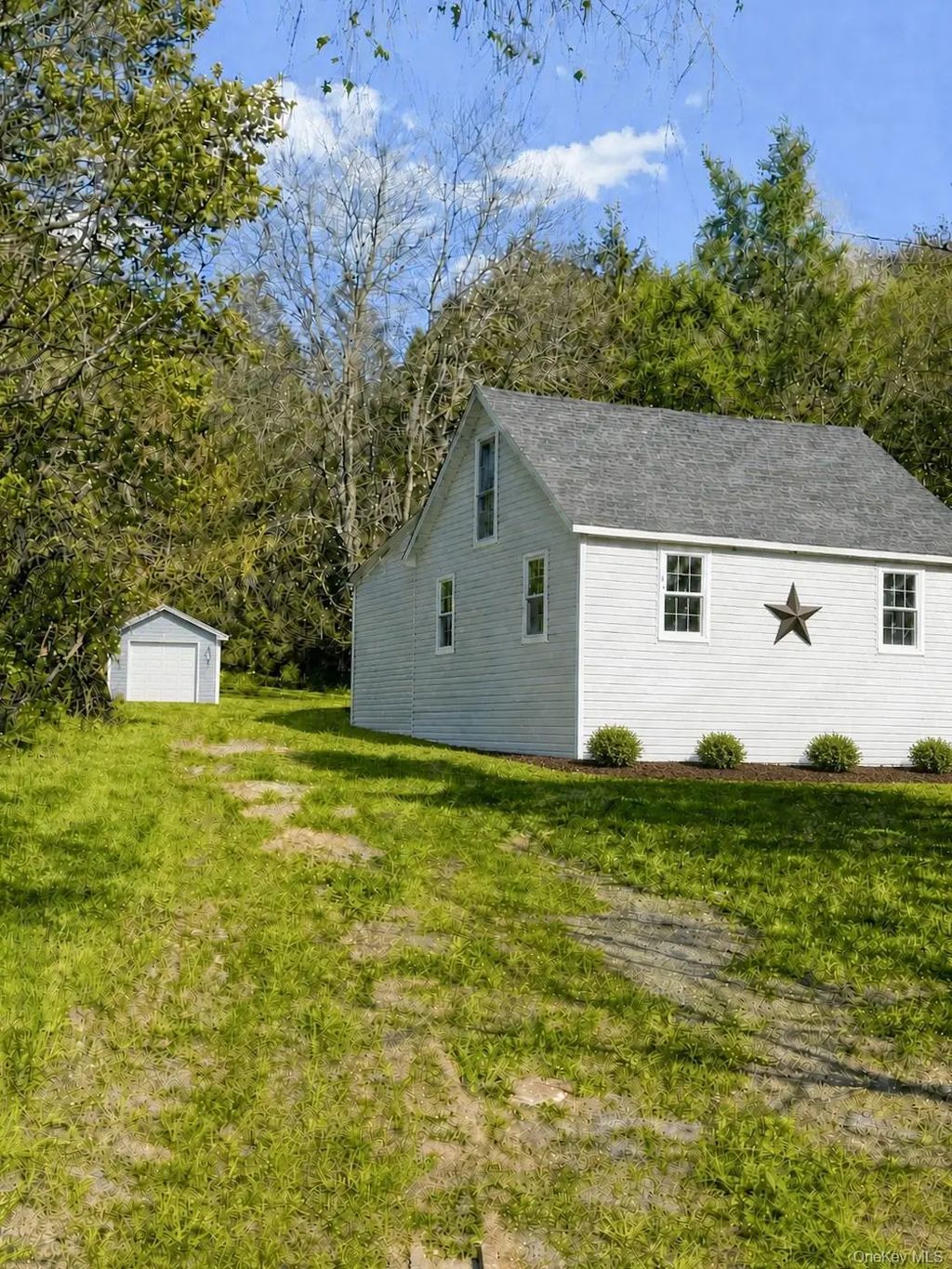 69 Sullivan Avenue, Liberty