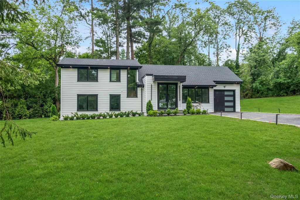 28 Red Brook Road, Great Neck