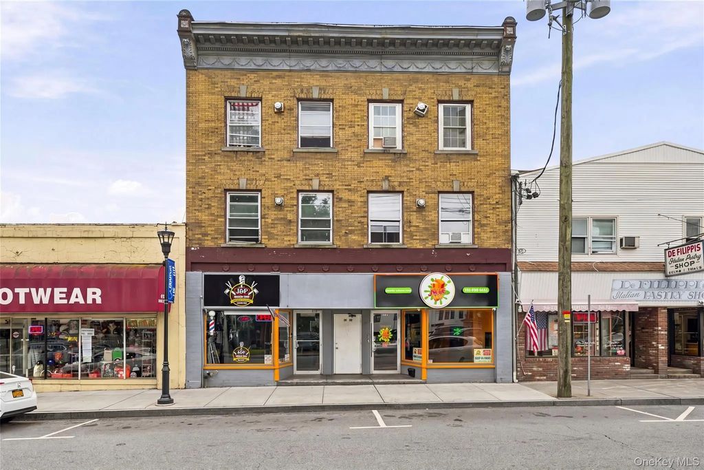 30-32 E Main Street, Middletown