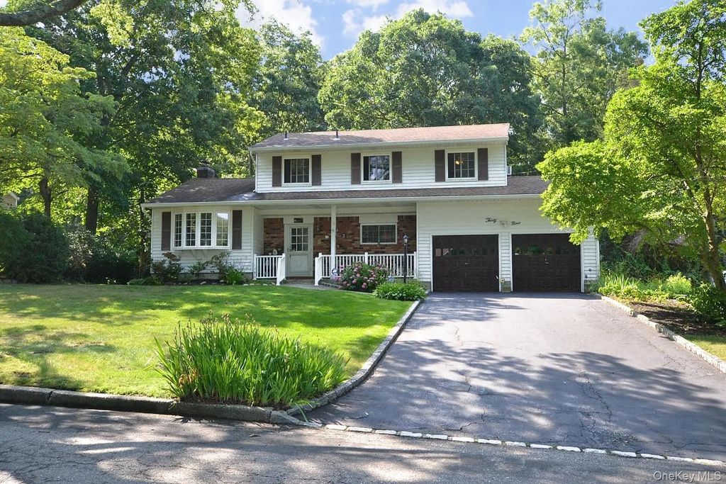 39 Sheryl Crescent, Smithtown