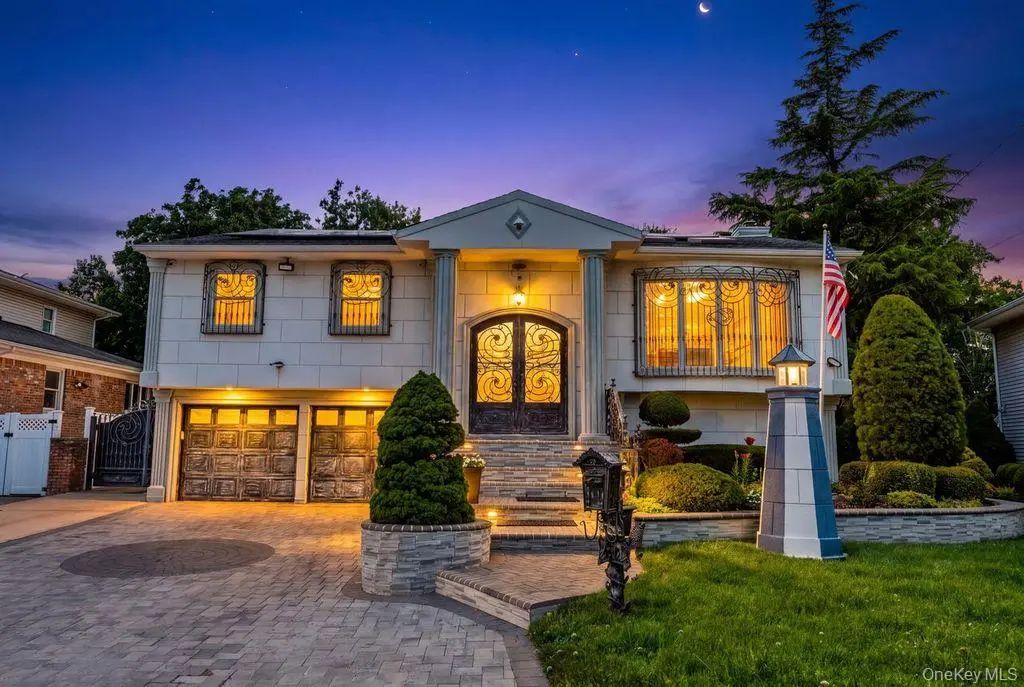 2696 Clubhouse Road, Merrick