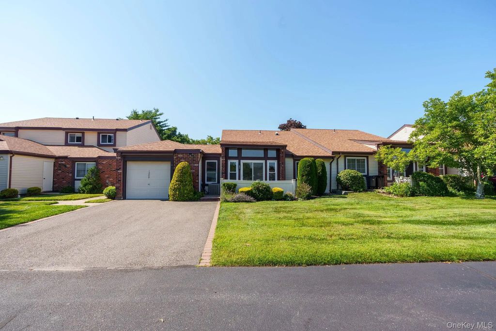 1205 Gotham Drive, Saint James